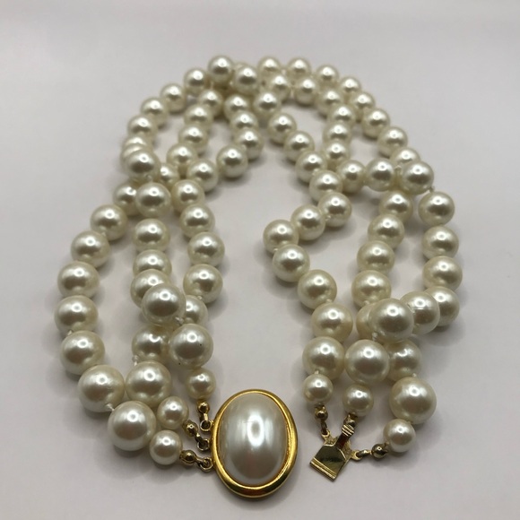 Elegant Triple strand Faux Pearl Necklace with Gold-tone Accents closure - Picture 4 of 8